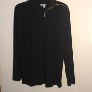 Flowing black top 🖤